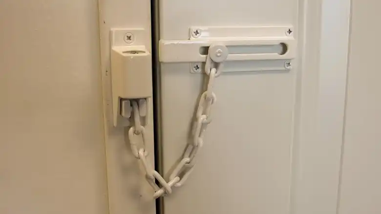 Can I Put a Chain Lock on My Apartment Door? Legal & Safety ...